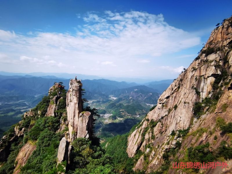 1702993885751001.jpg 封.jpg